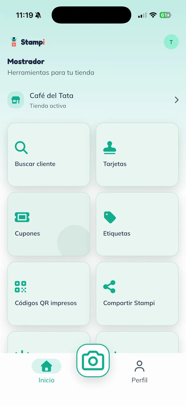 Pantalla Mostrador de la app Stampi con el botón "Cupones" entre las herramientas del negocio.